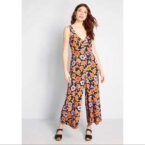 NWT V-Neck Floral Jumpsuit ModCloth Size M